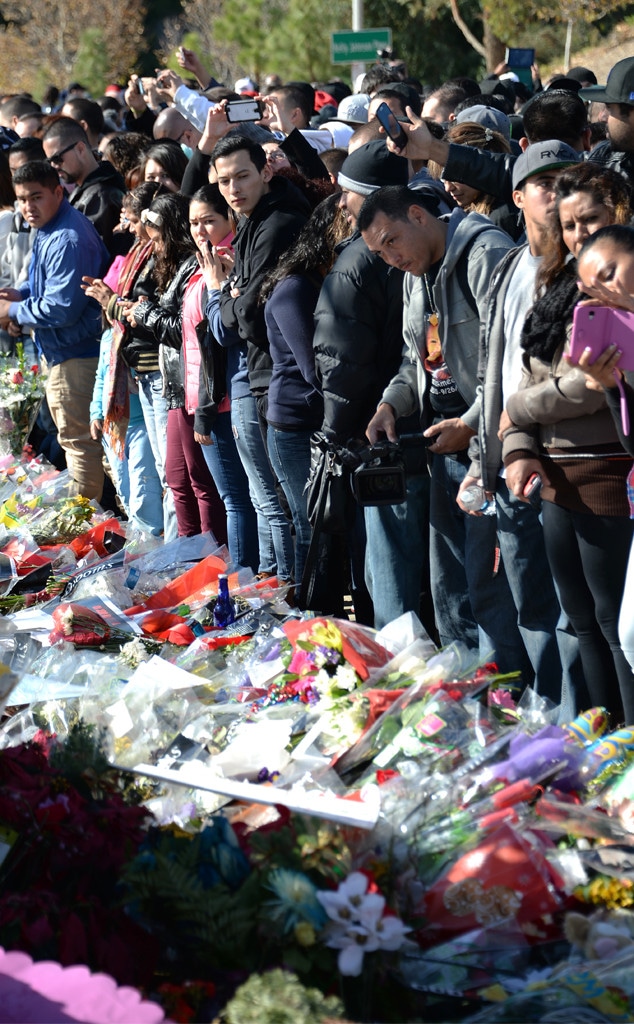 Thousands Attend Memorial for Paul Walker E! Online AU Thousands Attend Memorial for Paul Walker E! Online AU